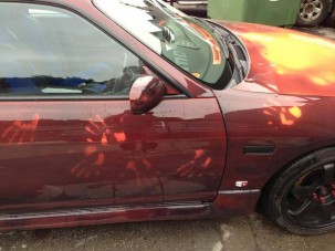 Esőben olvad le az autó színe