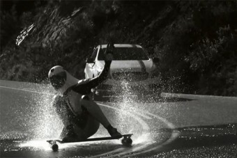 Gördeszkával nyomták le az új Mercit