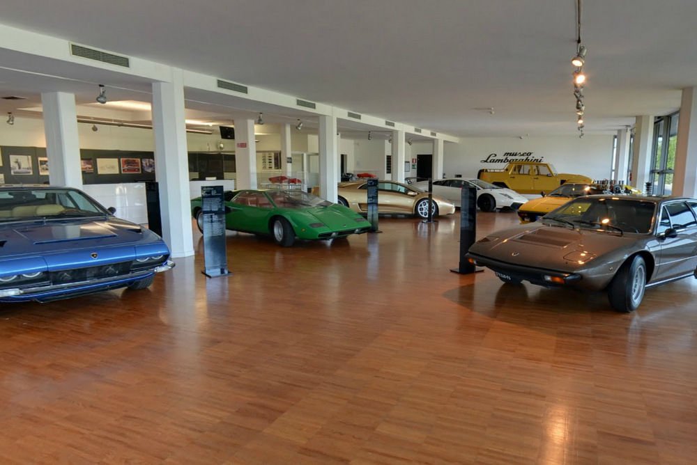 Google-lal bejárható a Lamborghini múzeum 4