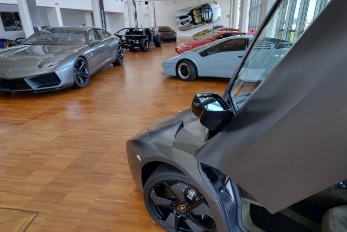 Google-lal bejárható a Lamborghini múzeum 4