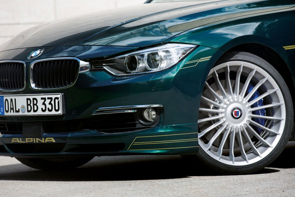 Egy hónapja előzetesen már írtunk róla, ám a legfontosabb információt akkor még visszatartotta a gyártó. Az Alpina által kezelésbe vett BMW 3 minden eddigi dízelüzemű szériaautónál gyorsabb.