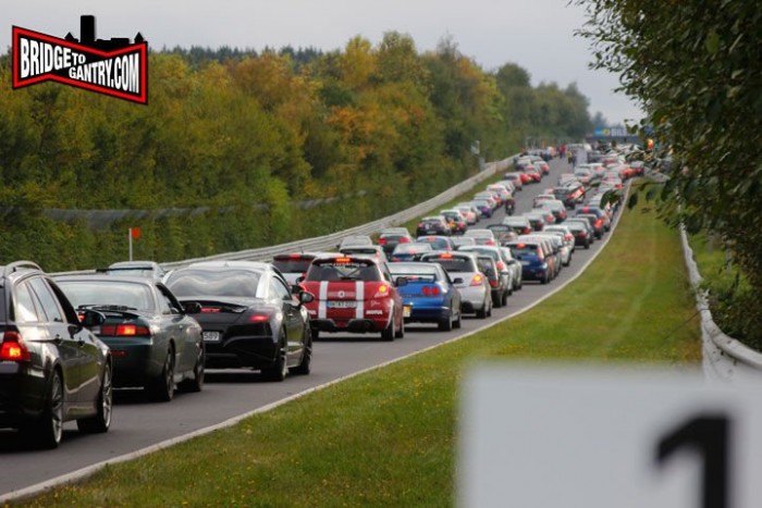 Ilyen is van: dugó a versenypályán! 6