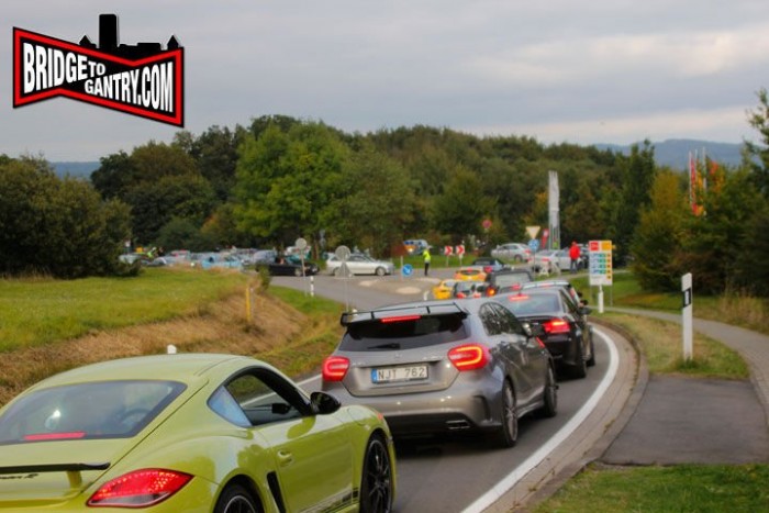 Ilyen is van: dugó a versenypályán! 7