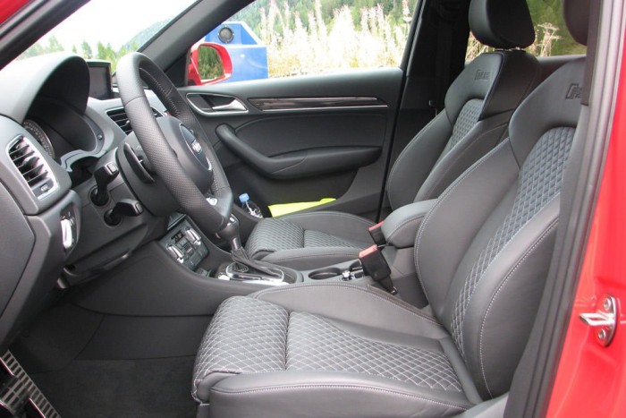 Nagyon jól tartanak, de túl magasan vannak a kihúzható lábtámaszos sportülések