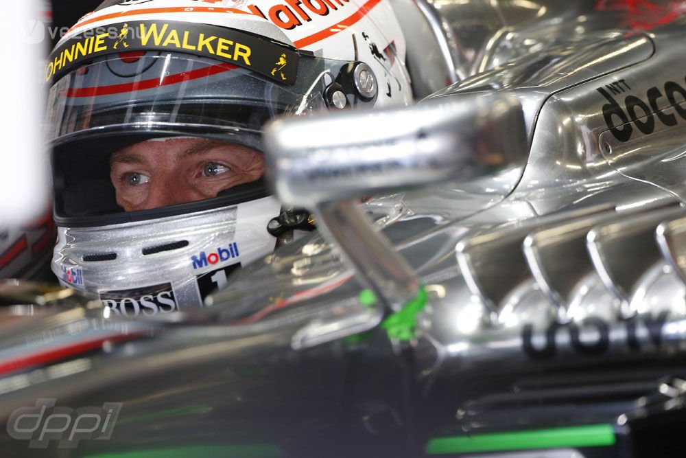 F1: Räikkönen hülyére kereste magát a Lotusszal 7