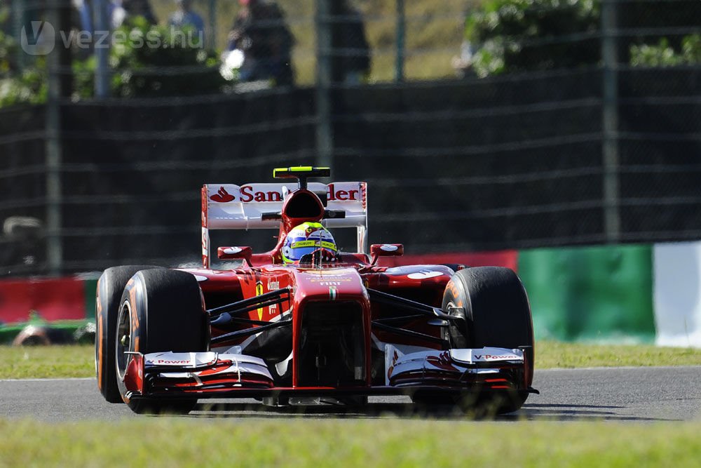 F1: Webber megverte Vettelt 24