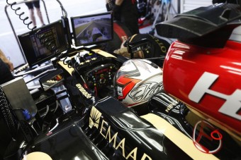 F1: Räikkönen hülyére kereste magát a Lotusszal
