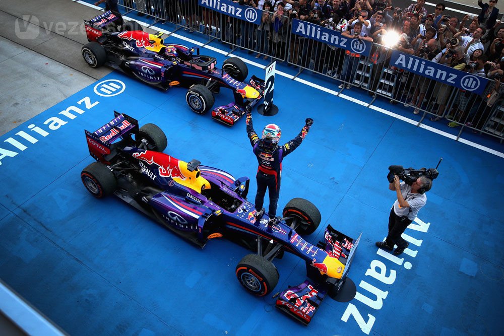 F1: Vettel egyedül veri a Ferrarit 16