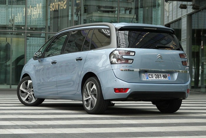 Villanymotor nyitja-csukja a csomagtartót