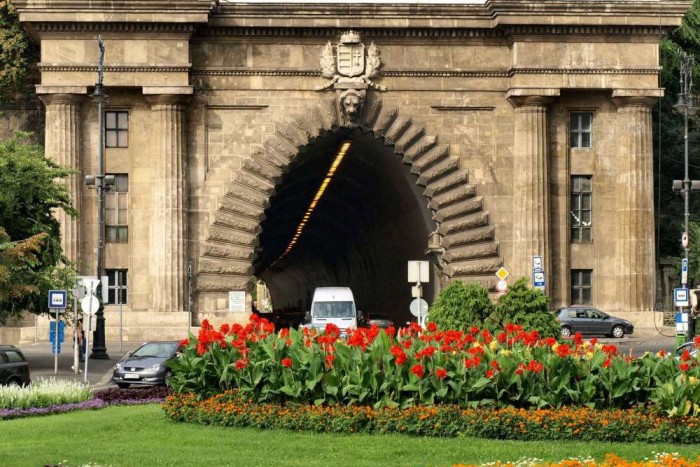 Minden éjjel lezárják az Alagutat
