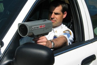 28 millióra büntették a gyorshajtót