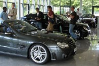A Mercedes, a BMW bajban lehet, az Audit és a Porschét részben ellensúlyozza a VW-csoport többi márkája
