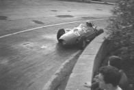 Luigi Musso repeszt - Ferrari Dino 246 F1 (1958)