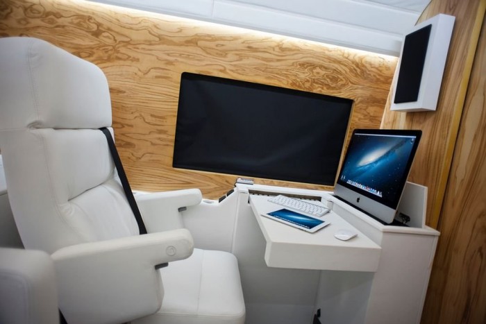 Szükség esetén az iMac gépek eltüntethetőek 