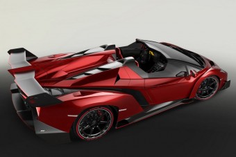 355 km/óra, a frizura tart