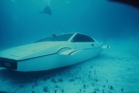 James Bond autóját víz alá küldi a Vasember 38