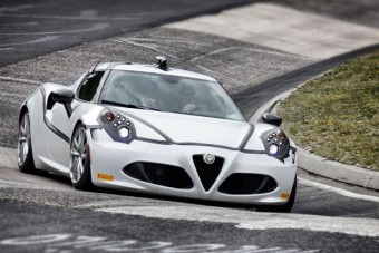 Világcsúcsot döntött az Alfa szuperkupéja