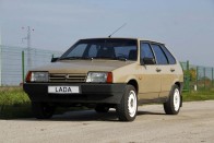 Egy Lada, ami BMW-t eszik reggelire 21