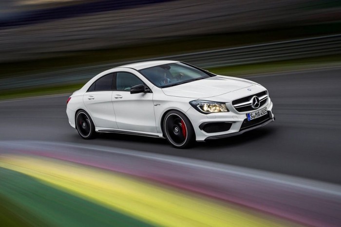 Top 10: A legerősebb magyar autók 11 1-2. Mercedes-Benz CLA 45 AMG 4Matic, 360 LE. A legerősebb magyar autó dicsősége a CLA-é, holtversenyben a TT csúcsmodelljével. Az összkerékhajtású sportlimuzin szívdöglesztően néz ki és szédítően megy: álló helyzetből 4,6 mp alatt gyorsul százra