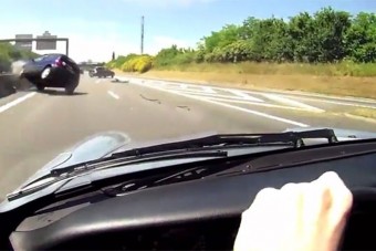 Durva balesetet úszott meg a Porsche