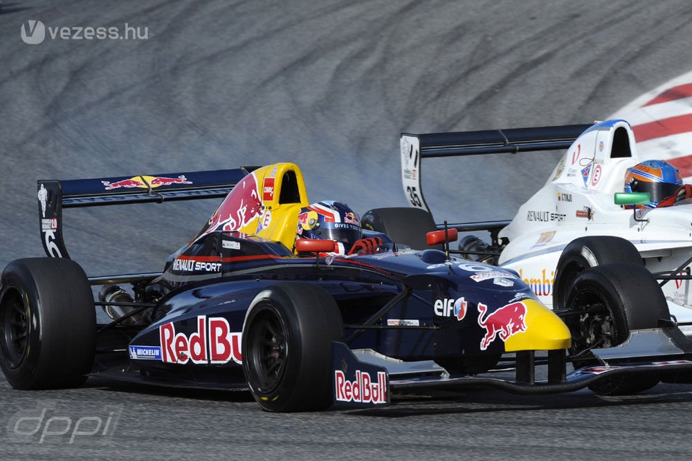A Formula Renault kétliteres autói, valamint a GP3 után komoly lépcsőfok a Forma-1