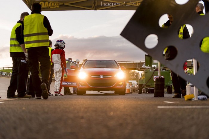 18 rekord 24 óra alatt, dízel Astrákkal 6 | Vezess 18 rekord 24 óra alatt, dízel Astrákkal 6