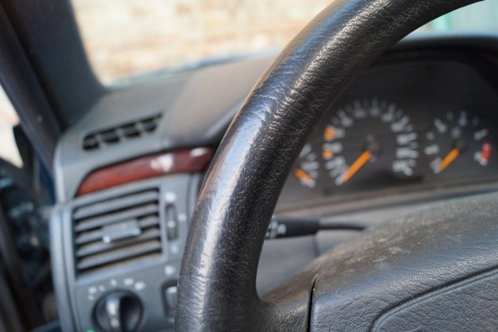 Ennyi a kormánykopás egy 147 ezres Mercin