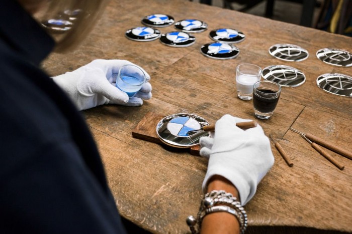 Ezüstözött BMW, nem a gagyi fajtából 7