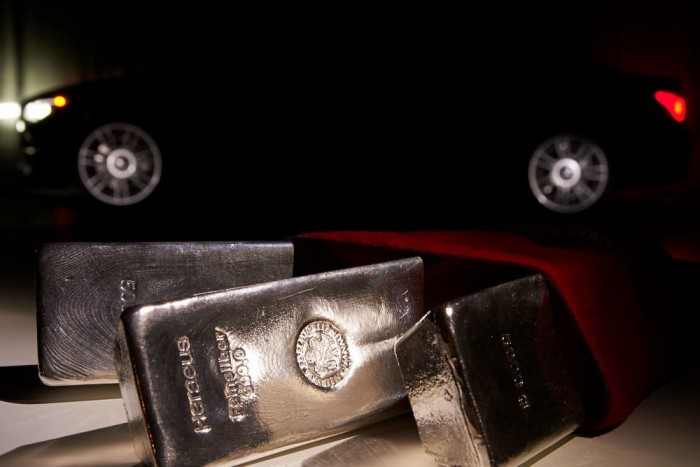 Ezüstözött BMW, nem a gagyi fajtából 12