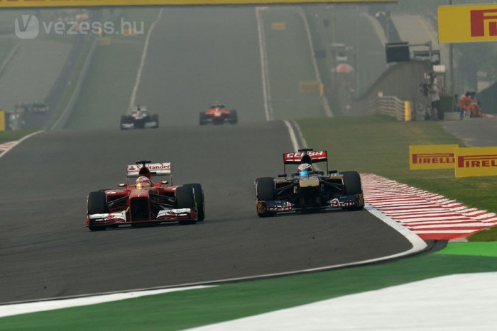 F1: Alonso csak szenvedett a sérült autóval 69 F1: Alonso csak szenvedett a sérült autóval 69