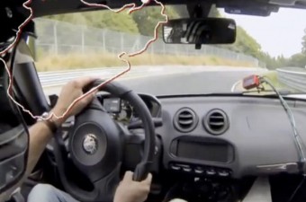 Szimulátor módban oktat az Alfa Romeo 4C