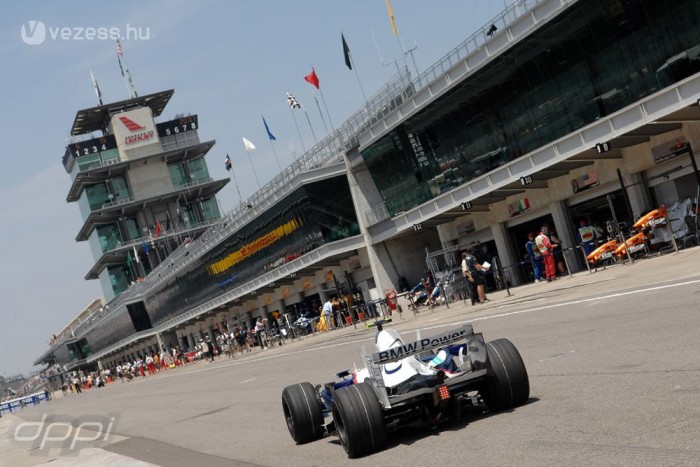 2007, Amerikai Nagydíj - A Kanadában balesetet szenvedett Robert Kubicát pótolja Indianapolisban a BMW-nél, a versenyen 8. lesz, az F1 legfiatalabb pontszerzője 19 évesen és 349 naposan.