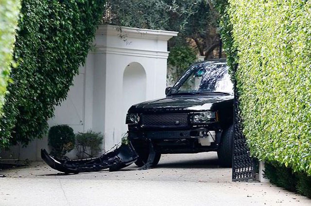David Beckham csúnyán megtörte Range Roverét 4