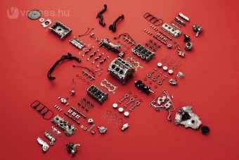 Fél pohár olaj elég egy motorhoz