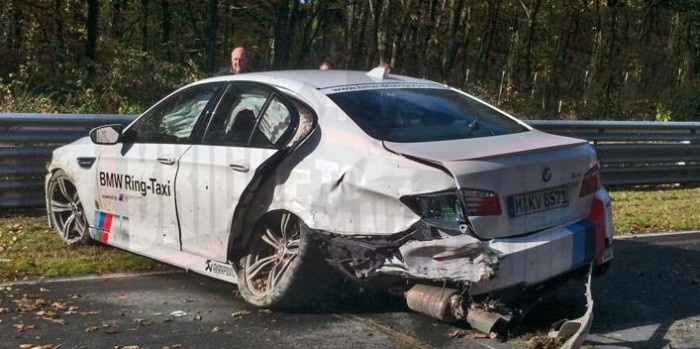 Taxit törtek a versenypályán 6