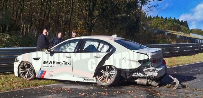 Taxit törtek a versenypályán 5