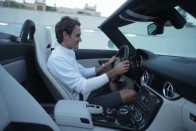 Federer igazi gyöngyszeme a hófehér Mercedes Benz SLS AMG