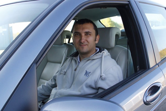 Egy gyanúsan olcsó használt autó 3 Trabanttal kezdte, Calibrával és B Vectrával folytatta, aztán az Opel mellé megvette a Saabot: Tóbiás Róbert hét évig vágyott erre az autóra, mire megtalálta a 2006-os 9-5-öt