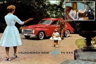 1959. augusztus 13. - ez tekinthető a korszerű biztonsági öv születésnapjának. Ezen a napon a svéd Kristianstad városának egyik autókereskedésébe egy új személygépkocsit szállítottak le. A járművet megrendelő tulajdonos nem ismert. Ez a Volvo PV 544-es modell volt az első gépjármű a Földön, melyet három pontos biztonsági övvel szereltek fel. Aznap új korszak kezdődött meg az autózás történetében.