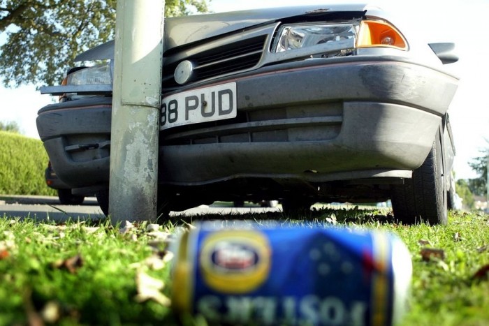 A háromszázezres autó kérdése 7 | Vezess Vannak a cserbenhagyásnak fajtái? Esete válogatja a felelősség mértékét? Jogi szakértőnk válaszol!