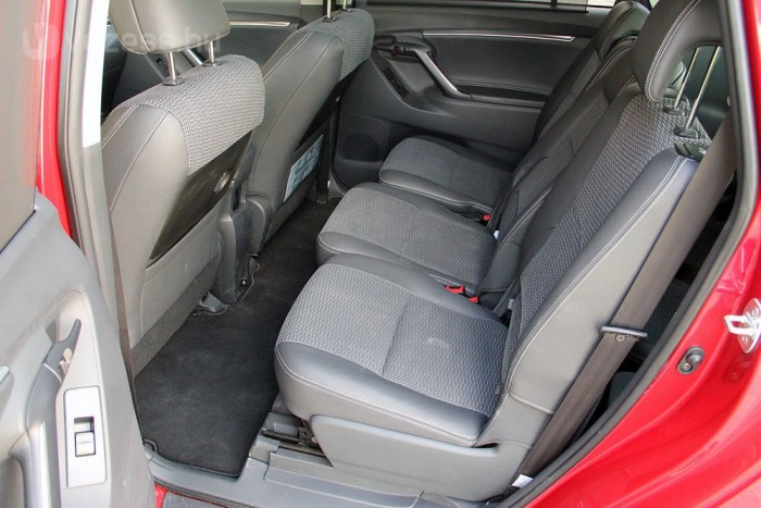 Egyenként állíthatók a középső sor ülései