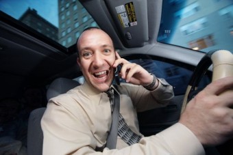 Betiltanák a telefonálást vezetés közben