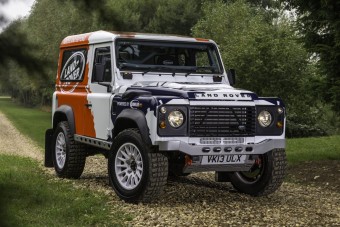 Gyári versenyautók a Land Rovertől