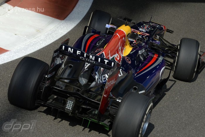 F1: Vettelék megint a Mercedesek előtt 1