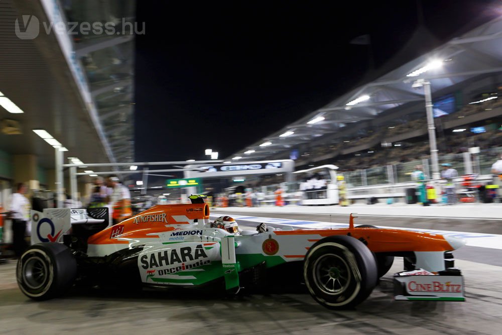 F1: Vettelék megint a Mercedesek előtt 30