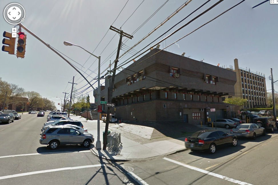 Bronx, 47-es körzet. Itt hallgatják ki a magát feladó gyanúsítottat (kép: Google Maps).