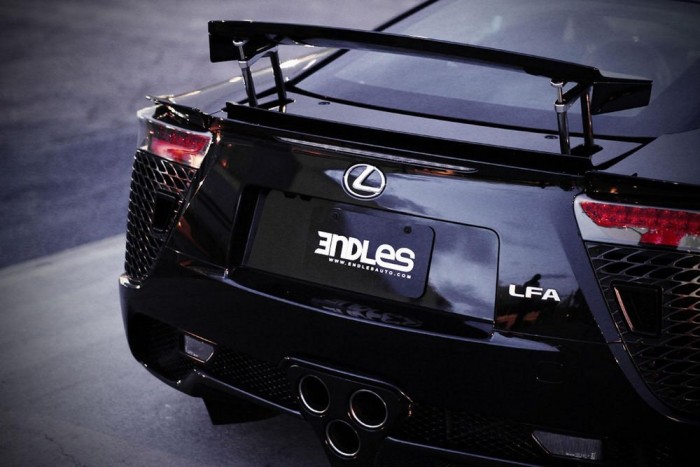 Variációk egy sportszedánra 9 Bónusz: Lexus LFA De Alwis: Artisan Spirits szénszálas karosszériaelemek, 20 colos Work Gnosis HS202 keréktárcsák