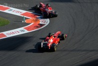 F1: Vettel megúszta szárazon 32