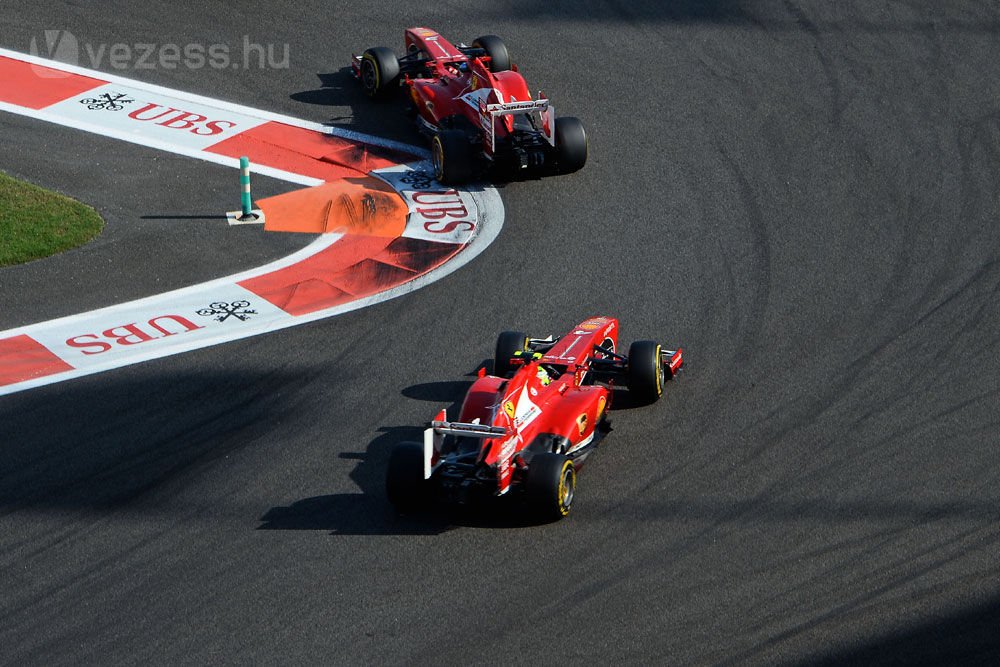 F1: Vettel megúszta szárazon 8
