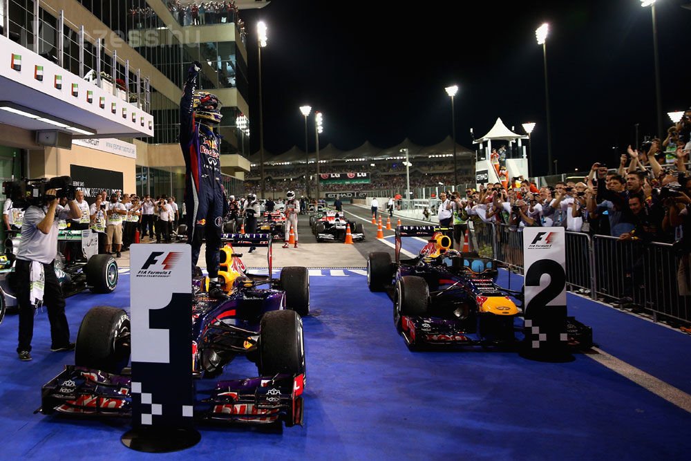 F1: Vettel megúszta szárazon 12